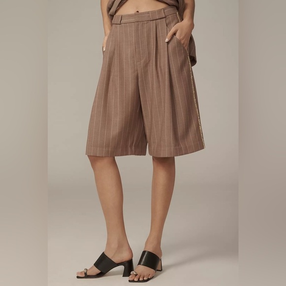 NWT! By Anthropologie Taupe Pleated Trouser Shorts - Size 12 🟢 - Picture 3 of 9